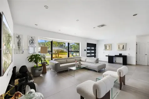 20375 NE 22nd Place Miami FL 33180
