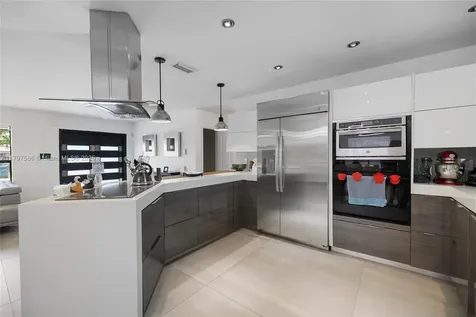 20375 NE 22nd Place Miami FL 33180