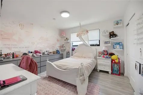 20375 NE 22nd Place Miami FL 33180