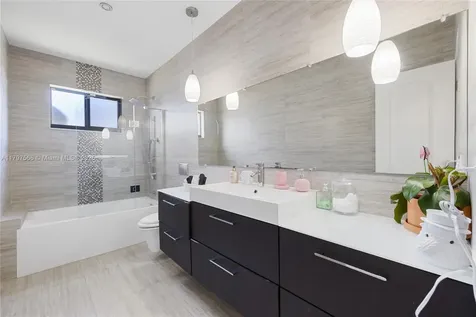 20375 NE 22nd Place Miami FL 33180