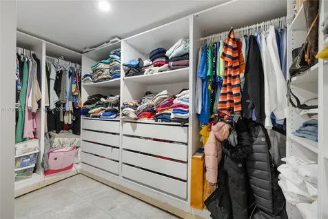 20375 NE 22nd Place Miami FL 33180