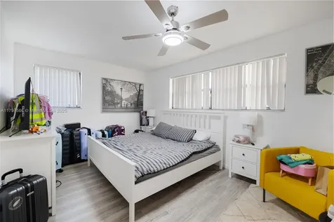 20375 NE 22nd Place Miami FL 33180