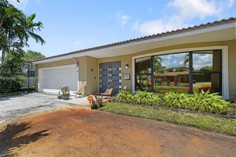20375 NE 22nd Place Miami FL 33180