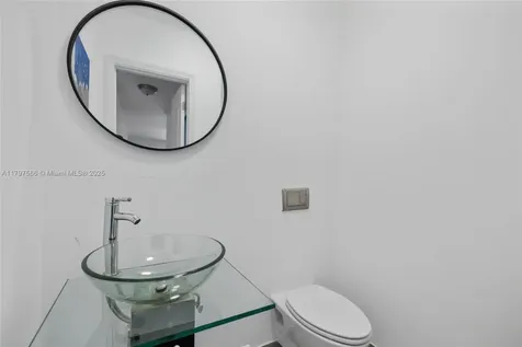 20375 NE 22nd Place Miami FL 33180