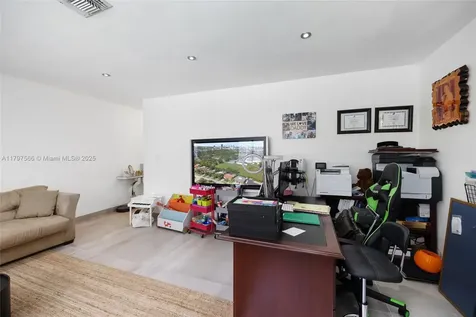 20375 NE 22nd Place Miami FL 33180