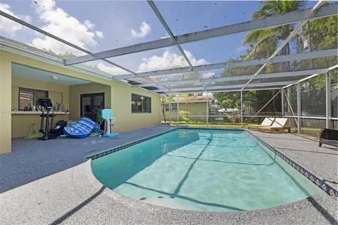 20375 NE 22nd Place Miami FL 33180