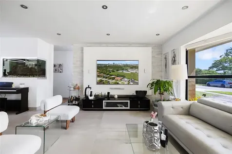 20375 NE 22nd Place Miami FL 33180