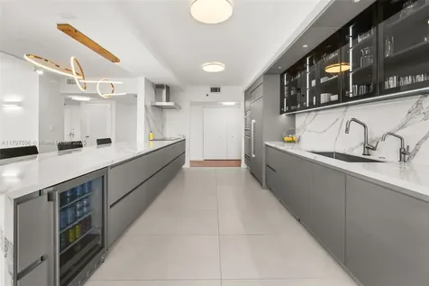 9 Island Avenue Miami Beach FL 33139