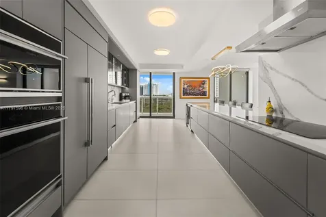 9 Island Avenue Miami Beach FL 33139