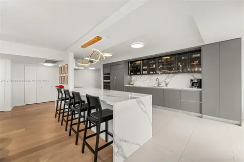 9 Island Avenue Miami Beach FL 33139