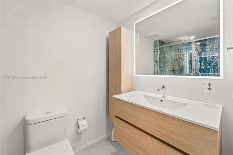 9 Island Avenue Miami Beach FL 33139
