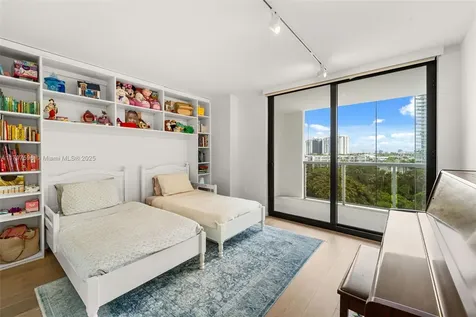 9 Island Avenue Miami Beach FL 33139