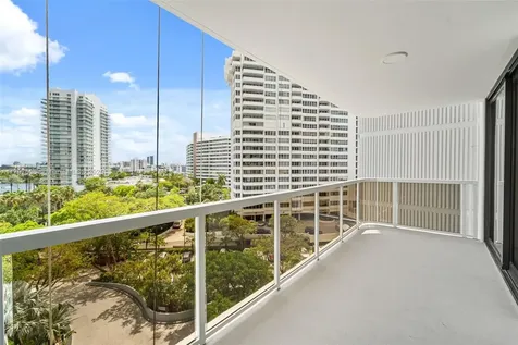 9 Island Avenue Miami Beach FL 33139