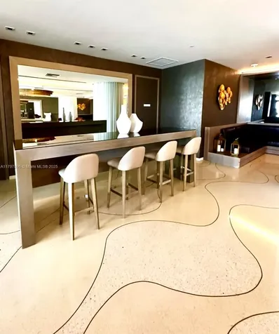 9 Island Avenue Miami Beach FL 33139