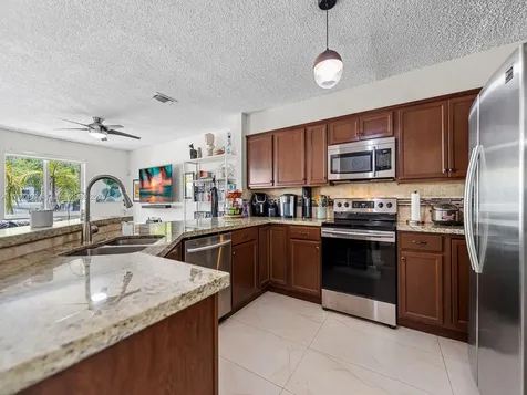 20912 SW 81st Place Cutler Bay FL 33189