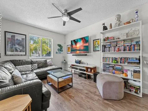 20912 SW 81st Place Cutler Bay FL 33189