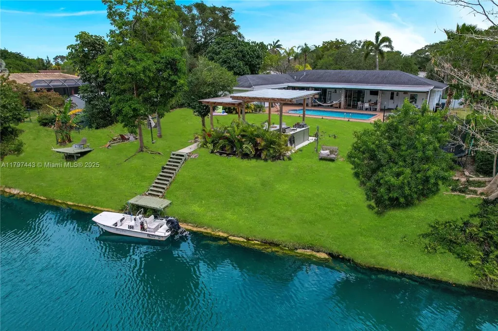 7421 SW 174th Street Palmetto Bay FL 33157