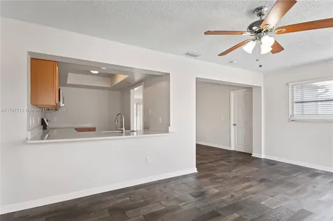 1732 N 16th Avenue N Lake Worth FL 33460