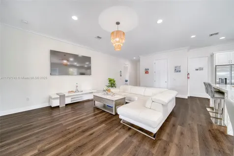 207 SW 11th Street Dania Beach FL 33004