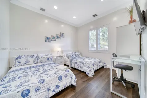207 SW 11th Street Dania Beach FL 33004
