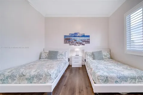 207 SW 11th Street Dania Beach FL 33004