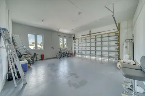 207 SW 11th Street Dania Beach FL 33004