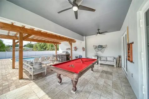 207 SW 11th Street Dania Beach FL 33004