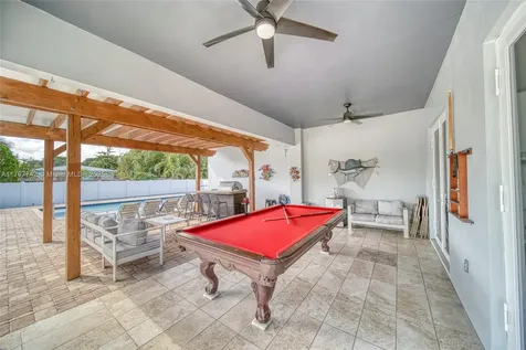 207 SW 11th Street Dania Beach FL 33004