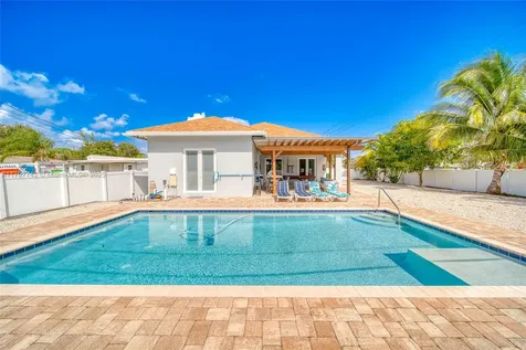 207 SW 11th Street Dania Beach FL 33004