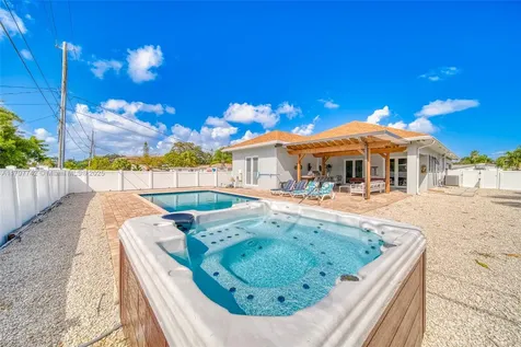 207 SW 11th Street Dania Beach FL 33004