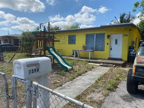 7398 Garfield Street Hollywood FL 33024