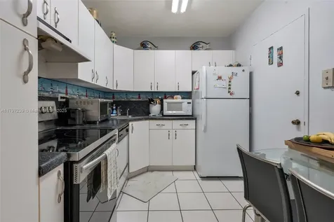 5601 Collins Avenue Miami Beach FL 33140
