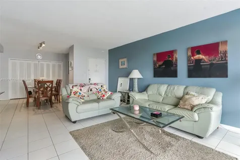 5601 Collins Avenue Miami Beach FL 33140