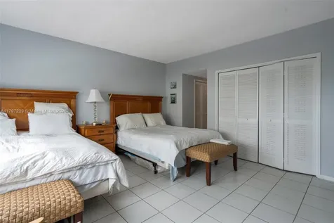 5601 Collins Avenue Miami Beach FL 33140