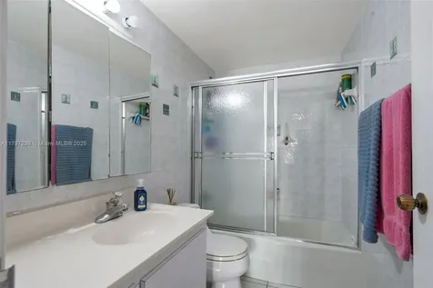 5601 Collins Avenue Miami Beach FL 33140
