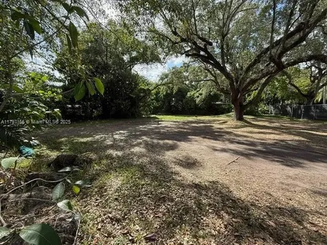 3850 Plaza Street Miami FL 33133