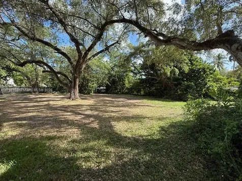 3850 Plaza Street Miami FL 33133