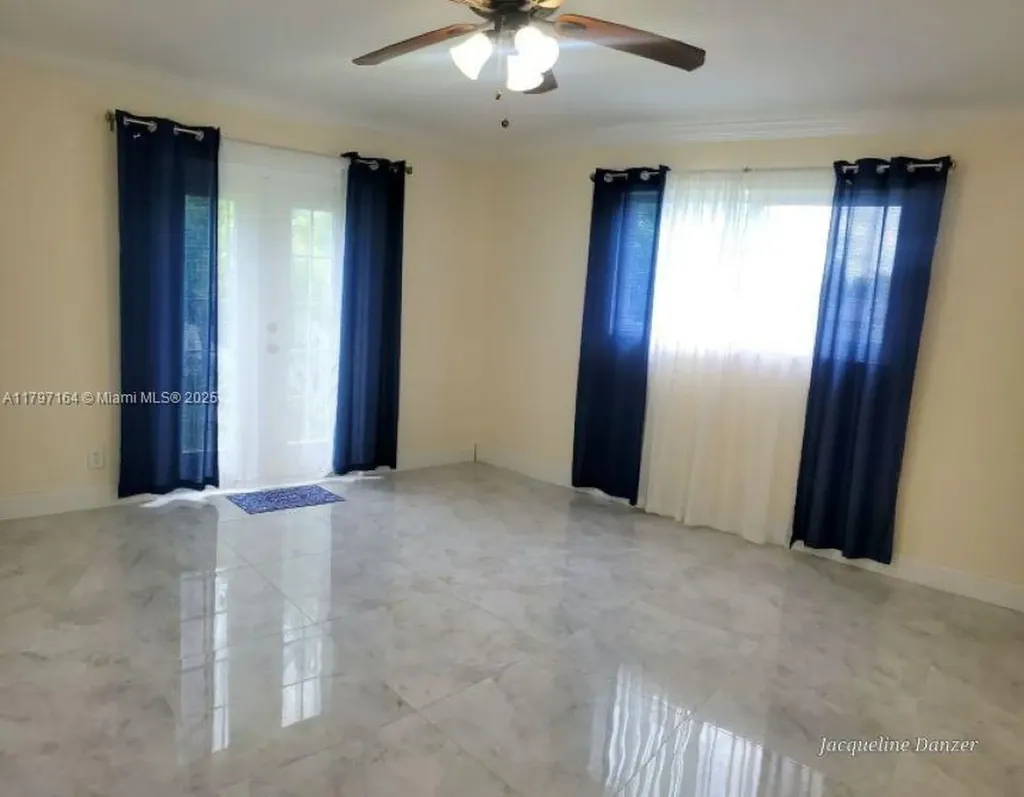 2241 NE 38th Street Lighthouse Point FL 33064