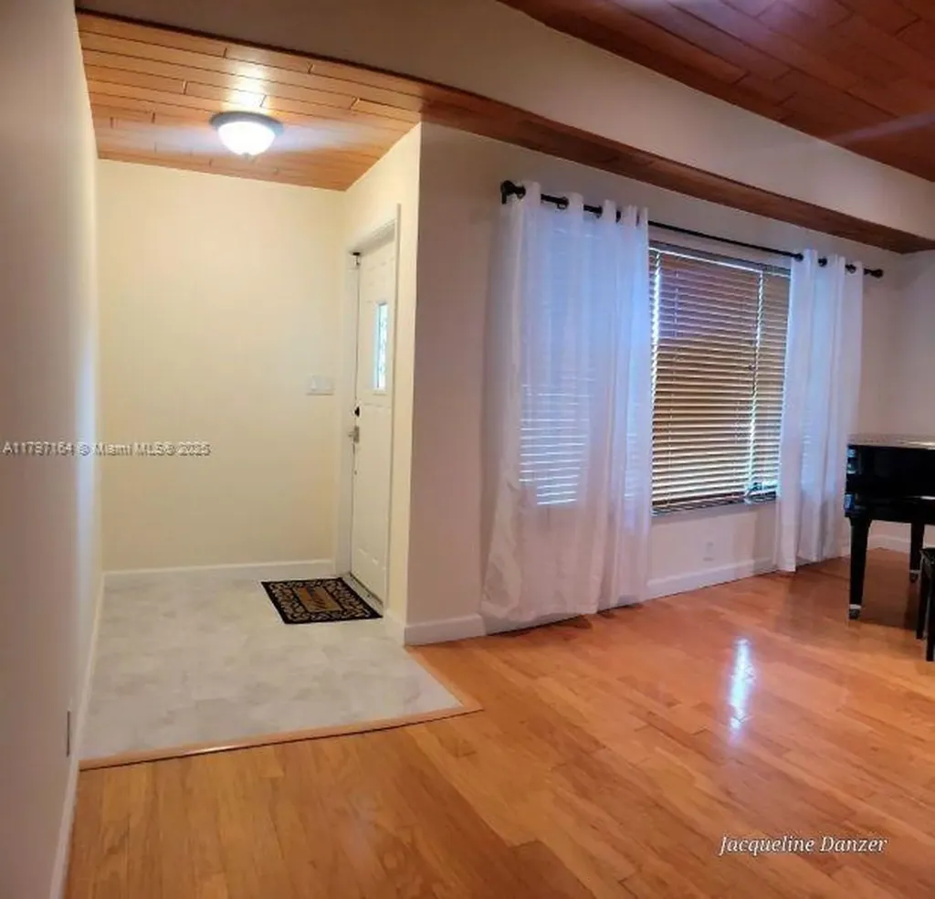 2241 NE 38th Street Lighthouse Point FL 33064