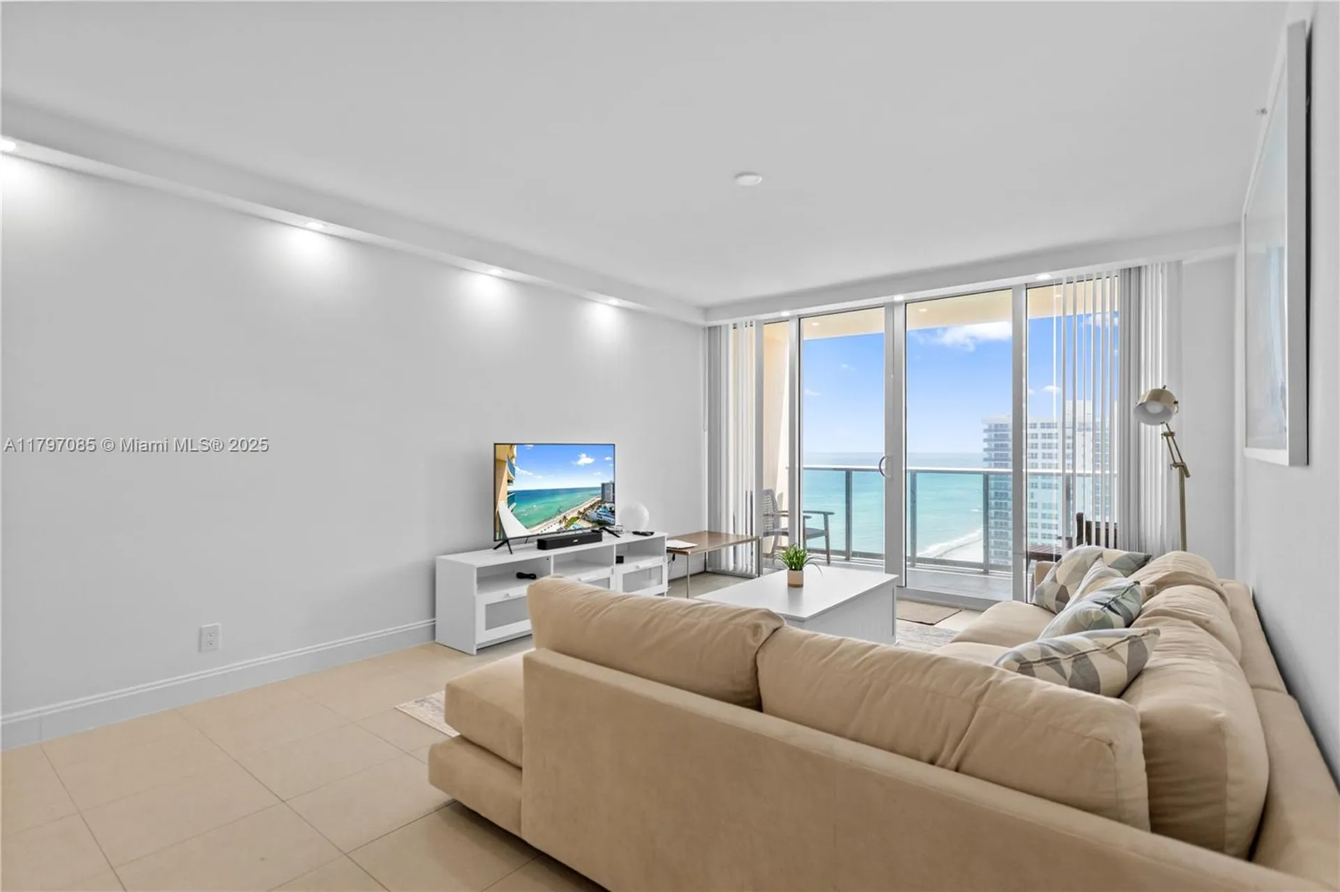 2501 S Ocean Drive Hollywood FL 33019