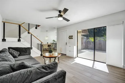 9136a SW 20th Place Davie FL 33324