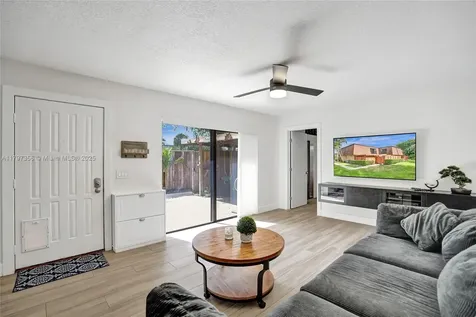 9136a SW 20th Place Davie FL 33324