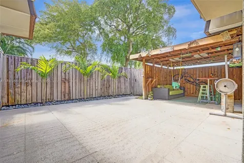 9136a SW 20th Place Davie FL 33324