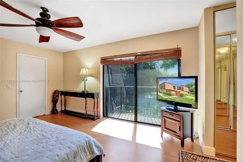 9136a SW 20th Place Davie FL 33324