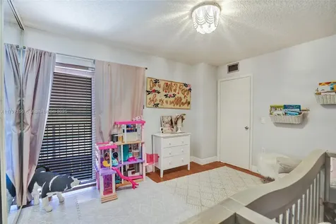 9136a SW 20th Place Davie FL 33324