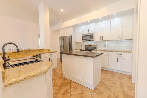 808 Hampton Court Weston FL 33326