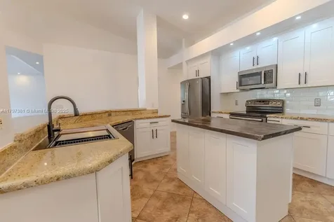 808 Hampton Court Weston FL 33326