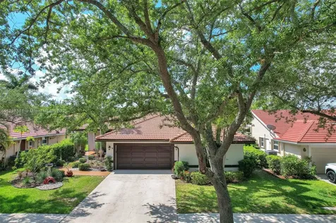 808 Hampton Court Weston FL 33326