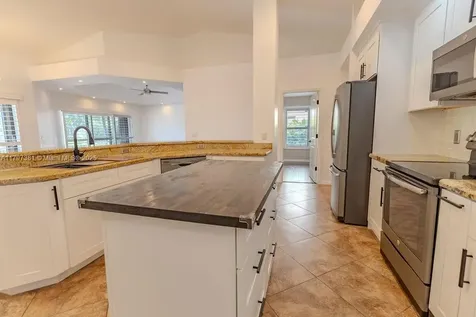 808 Hampton Court Weston FL 33326