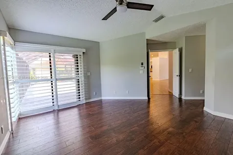 808 Hampton Court Weston FL 33326
